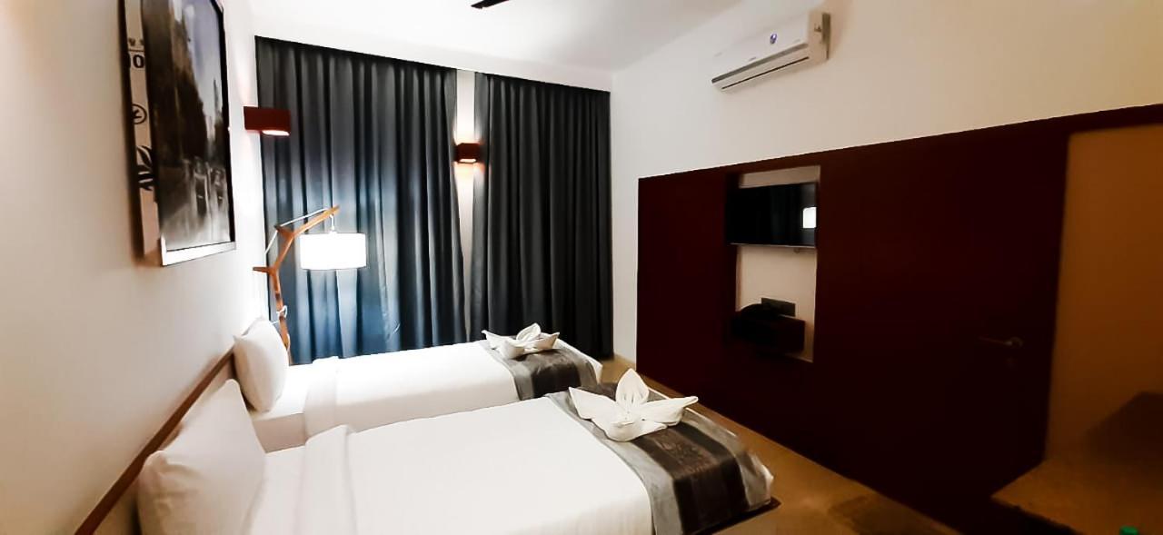 Hotel Mayur Express Sangamner ภายนอก รูปภาพ